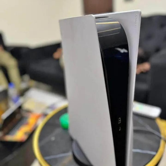 Ps5 - Picture 2 of 4